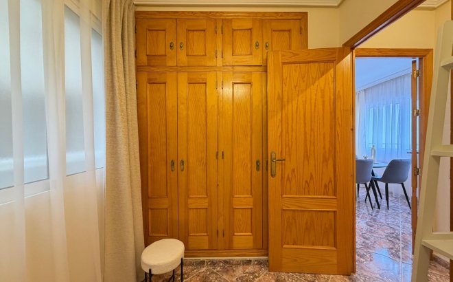 Herverkoop - Appartement -
Torrevieja - Playa de los Locos