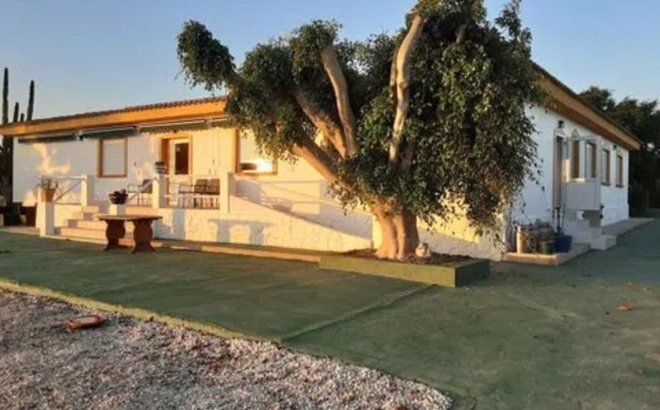 Herverkoop - Villa -
San Miguel de Salinas - Inland