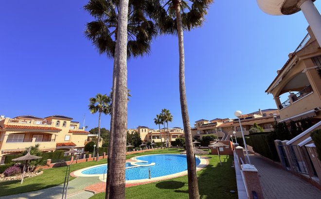 Herverkoop - Town House -
Mil Palmeras - Costa Blanca