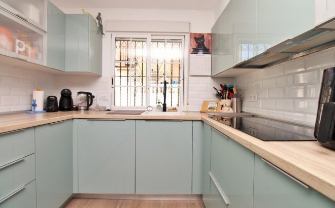 Herverkoop - Town House -
Villamartin - Costa Blanca