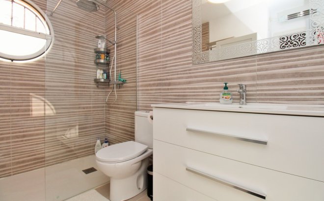 Herverkoop - Town House -
Villamartin - Costa Blanca