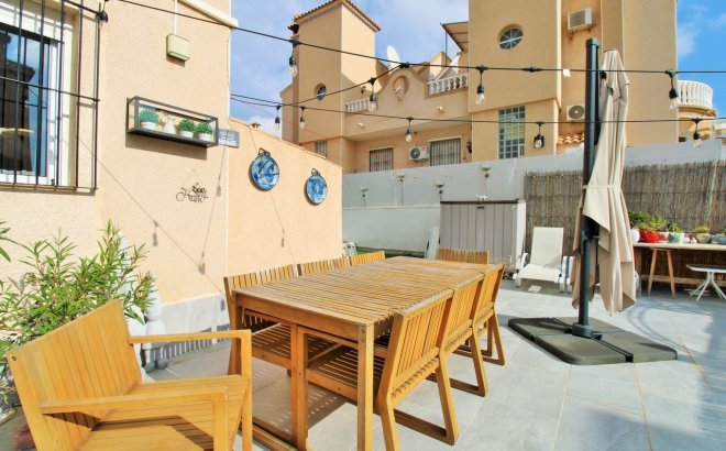 Herverkoop - Town House -
Villamartin - Costa Blanca