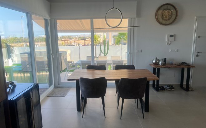Herverkoop - Villa -
Los Montesinos - Costa Blanca