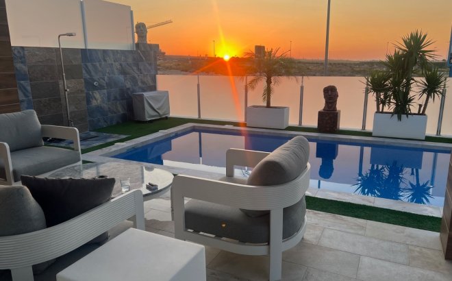 Herverkoop - Villa -
Los Montesinos - Costa Blanca