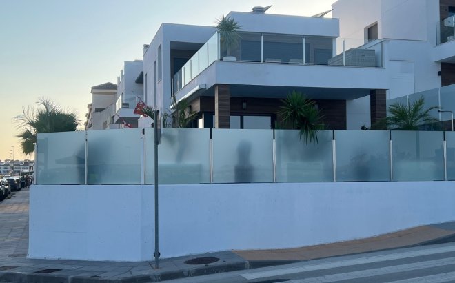 Herverkoop - Villa -
Los Montesinos - Costa Blanca