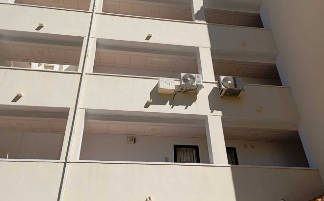 Revente - Appartement -
Villamartin - Costa Blanca
