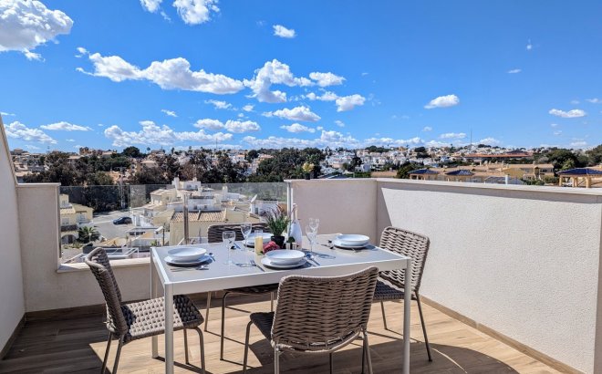 Herverkoop - Penthouse -
Villamartin - Costa Blanca