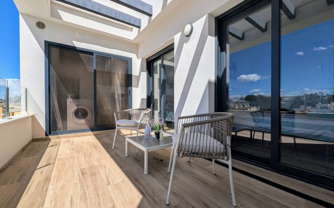 Herverkoop - Penthouse -
Villamartin - Costa Blanca