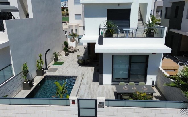 Resale - Villa -
Benijofar
