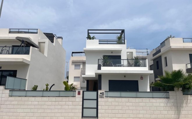 Resale - Villa -
Benijofar