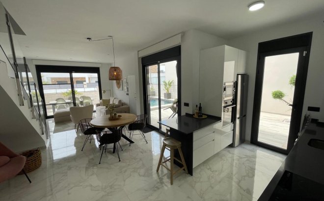 Resale - Villa -
Benijofar