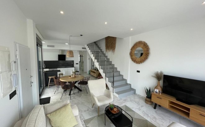 Resale - Villa -
Benijofar