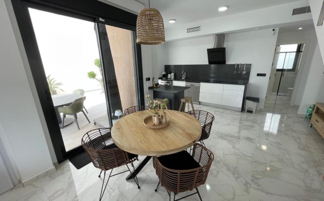 Resale - Villa -
Benijofar
