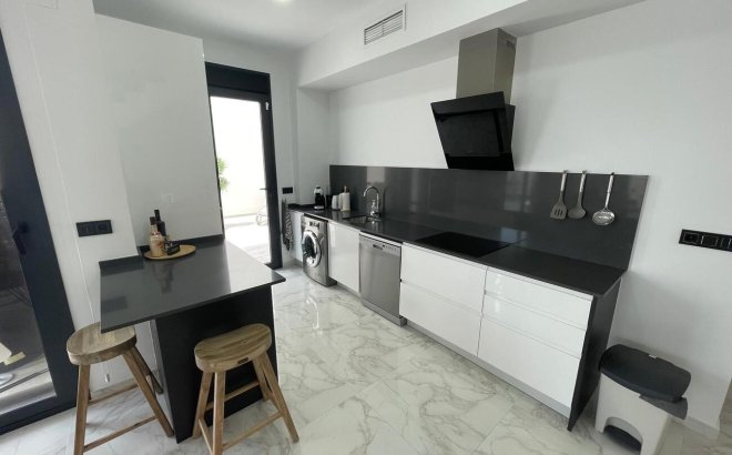 Resale - Villa -
Benijofar