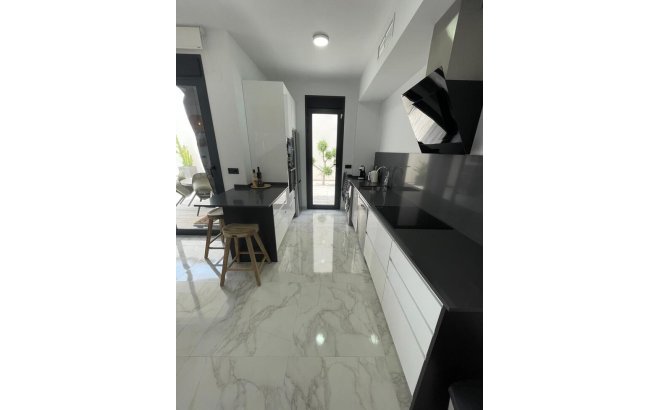 Resale - Villa -
Benijofar