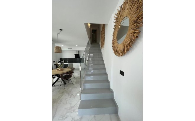 Resale - Villa -
Benijofar