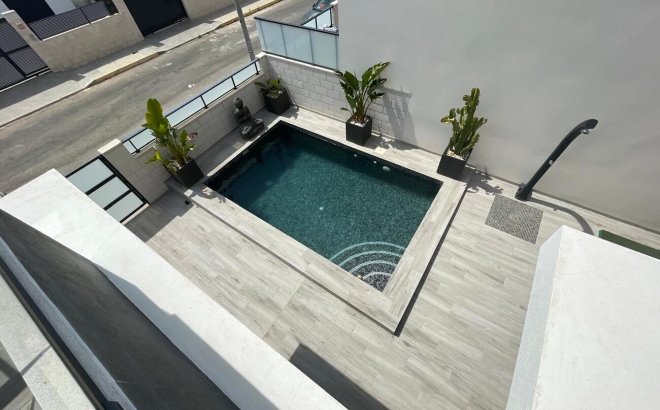 Resale - Villa -
Benijofar