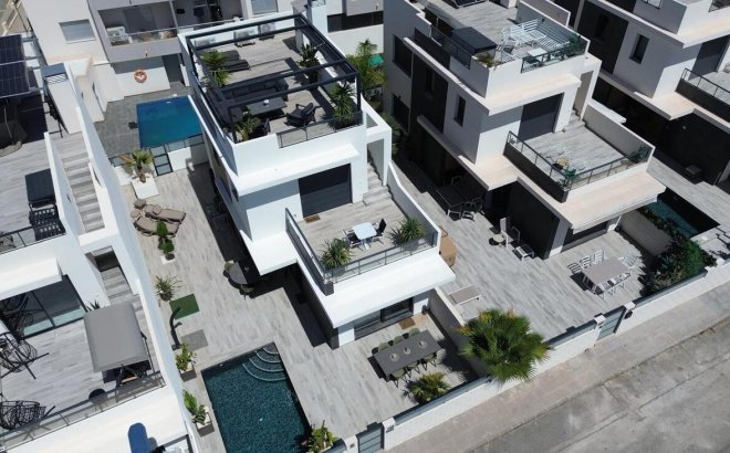 Resale - Villa -
Benijofar