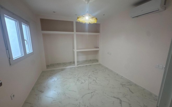 Revente - Appartement -
Torrevieja - Costa Blanca