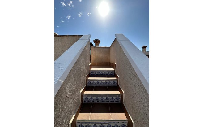 Revente - Villa -
San Miguel de Salinas - Inland