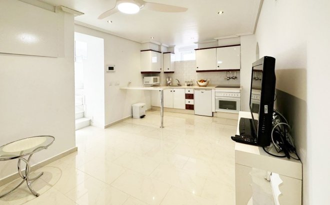Revente - Villa -
San Miguel de Salinas - Inland