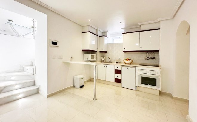 Revente - Villa -
San Miguel de Salinas - Inland