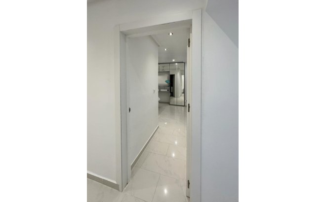 Revente - Villa -
San Miguel de Salinas - Inland