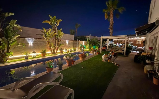 Revente - Villa -
Torrevieja - Torreta Florida