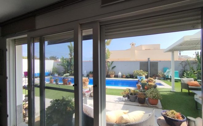 Revente - Villa -
Torrevieja - Torreta Florida