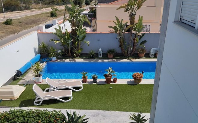 Revente - Villa -
Torrevieja - Torreta Florida