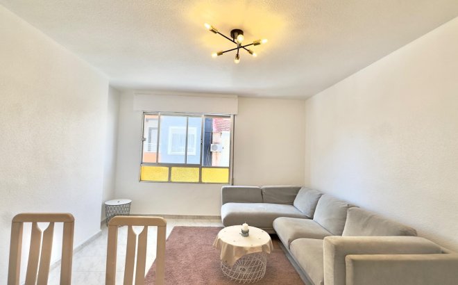 Herverkoop - Appartement -
Torrevieja - Estacion De Autobuses
