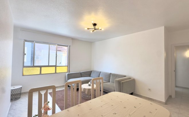 Herverkoop - Appartement -
Torrevieja - Estacion De Autobuses