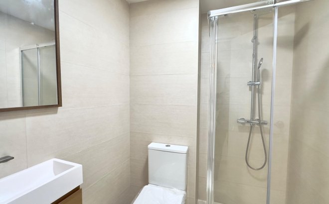 Herverkoop - Appartement -
Torrevieja - Estacion De Autobuses