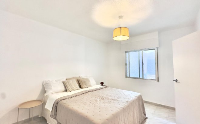 Herverkoop - Appartement -
Torrevieja - Estacion De Autobuses