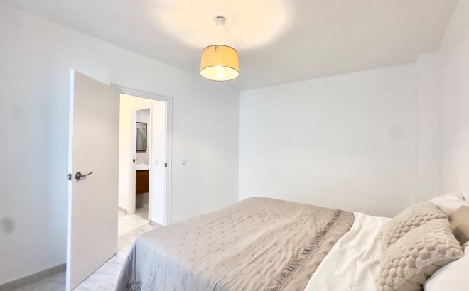 Herverkoop - Appartement -
Torrevieja - Estacion De Autobuses