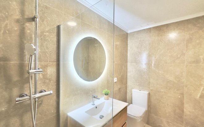 Herverkoop - Appartement -
Torrevieja - Estacion De Autobuses