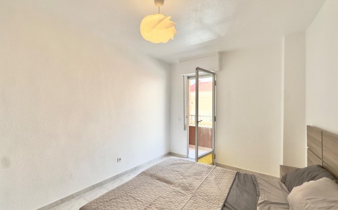 Herverkoop - Appartement -
Torrevieja - Estacion De Autobuses