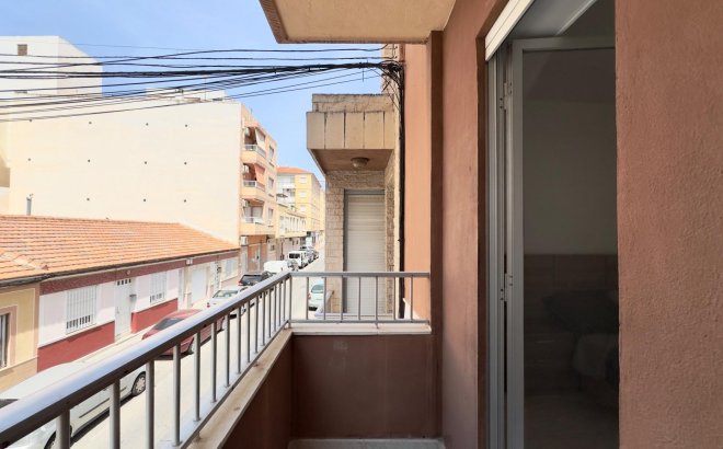 Herverkoop - Appartement -
Torrevieja - Estacion De Autobuses