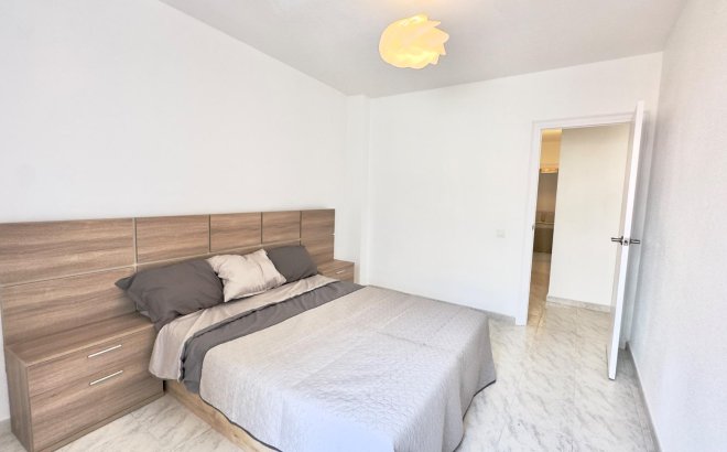 Herverkoop - Appartement -
Torrevieja - Estacion De Autobuses