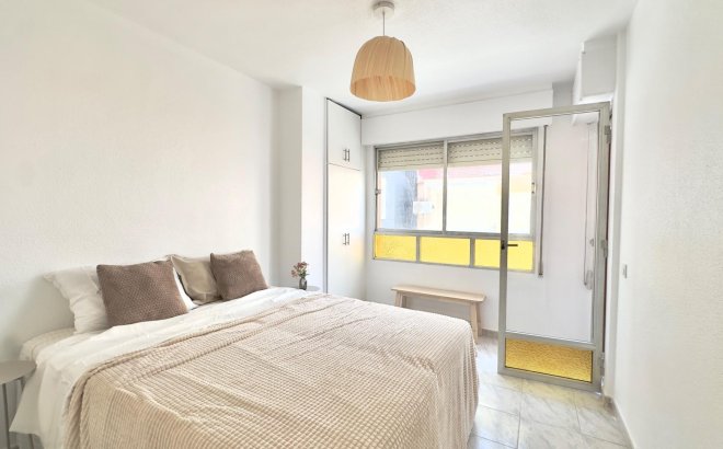 Herverkoop - Appartement -
Torrevieja - Estacion De Autobuses
