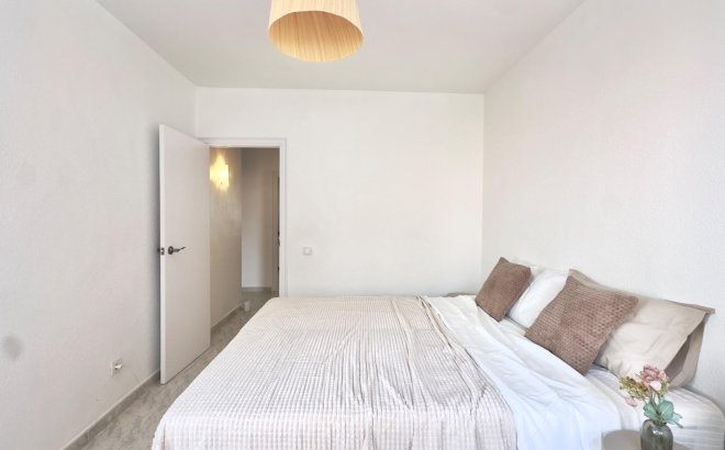 Herverkoop - Appartement -
Torrevieja - Estacion De Autobuses