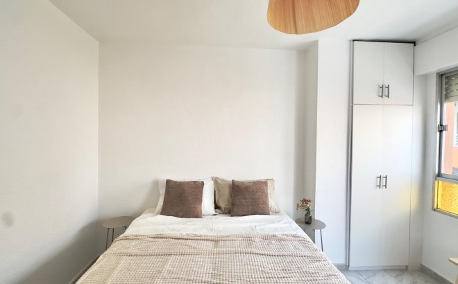 Herverkoop - Appartement -
Torrevieja - Estacion De Autobuses