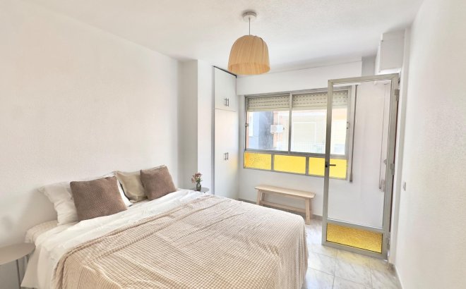 Herverkoop - Appartement -
Torrevieja - Estacion De Autobuses