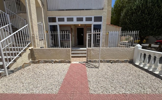 Herverkoop - Bungalow -
Torrevieja - La Siesta - El Salado - Torreta