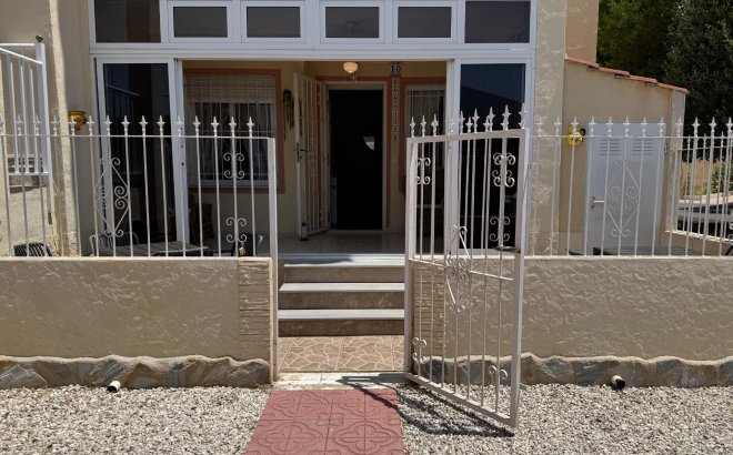 Herverkoop - Bungalow -
Torrevieja - La Siesta - El Salado - Torreta
