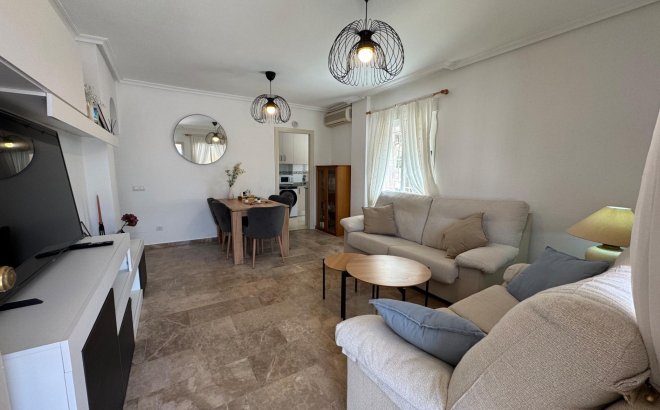 Herverkoop - Bungalow -
Torrevieja - La Siesta - El Salado - Torreta