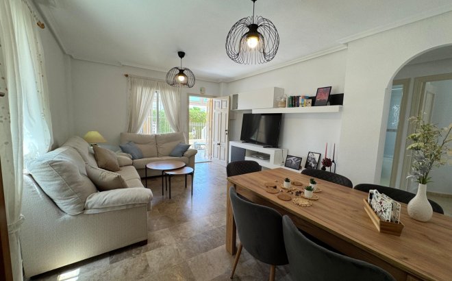 Herverkoop - Bungalow -
Torrevieja - La Siesta - El Salado - Torreta
