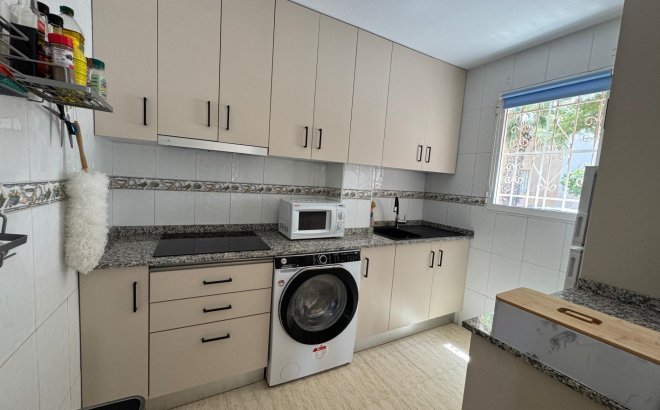 Herverkoop - Bungalow -
Torrevieja - La Siesta - El Salado - Torreta