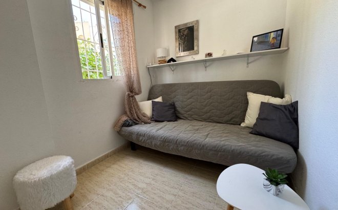 Herverkoop - Bungalow -
Torrevieja - La Siesta - El Salado - Torreta