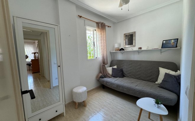 Herverkoop - Bungalow -
Torrevieja - La Siesta - El Salado - Torreta